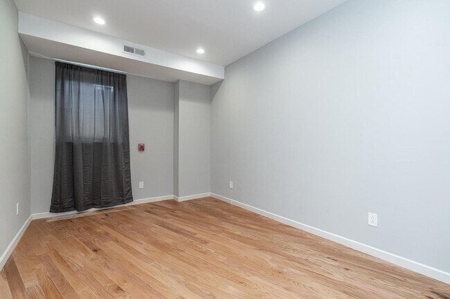 Building Photo - 2045 N College Ave