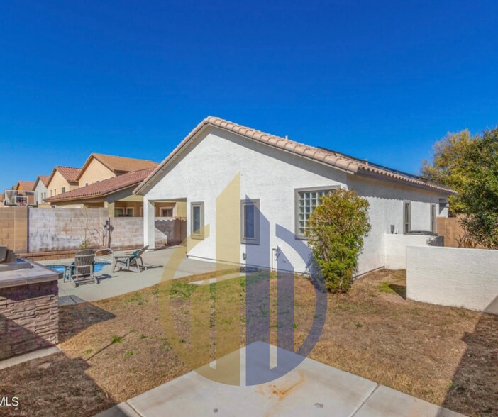 Building Photo - 697 W Oak Tree Ln