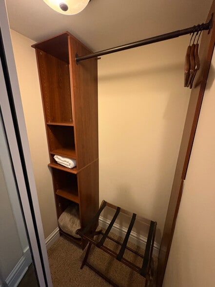 Building Photo - 3049 N Leavitt St