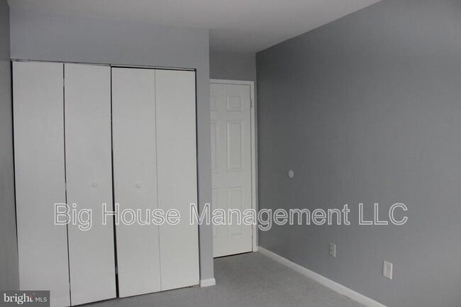 Building Photo - 2316 Freetown Ct