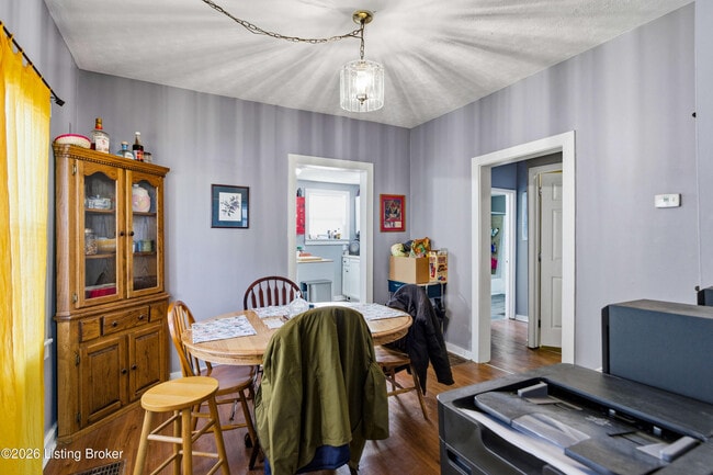 Building Photo - 924 Burton Ave