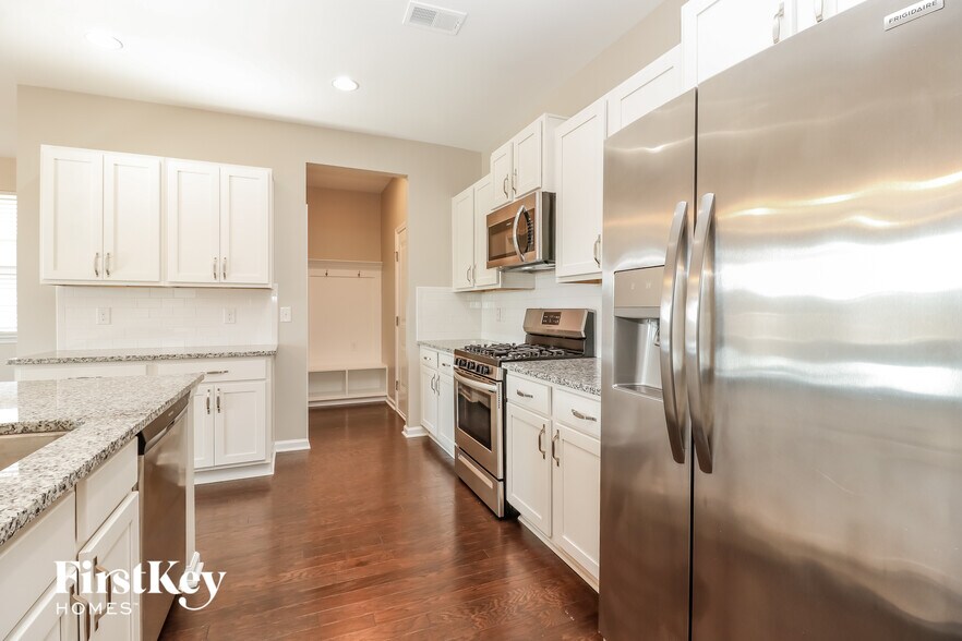 Building Photo - 315 Celestial Blvd