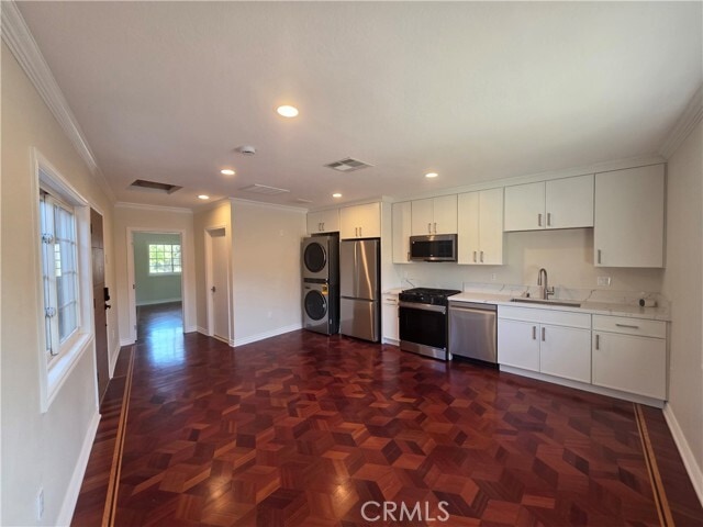 Building Photo - 12306 Louise Ave