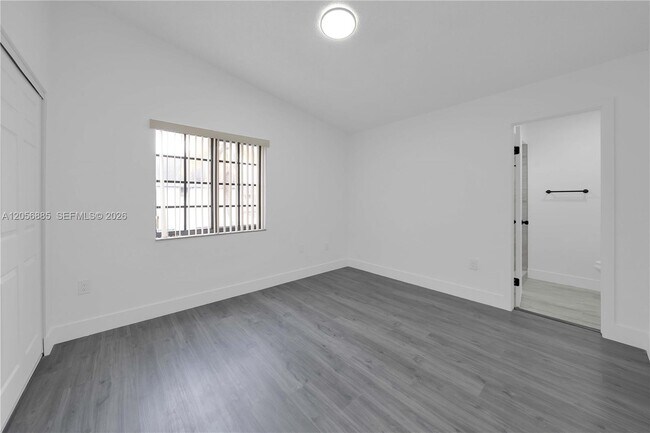Building Photo - 1535 SW 122nd Ave