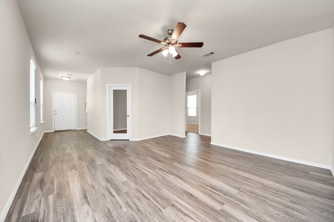 Building Photo - 14626 Sierra Garden Dr