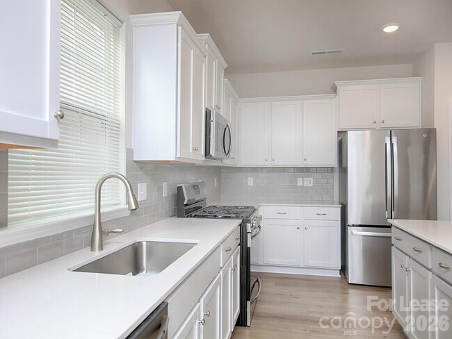 Building Photo - 161 White Apple Wy