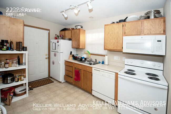 Building Photo - 2222 Ravine-