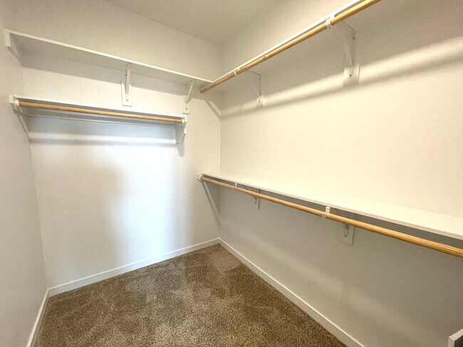 Building Photo - 1101 Abbeyglen Castle Dr