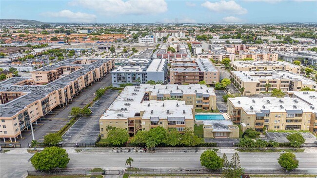 Building Photo - 6070 W 18th Ave