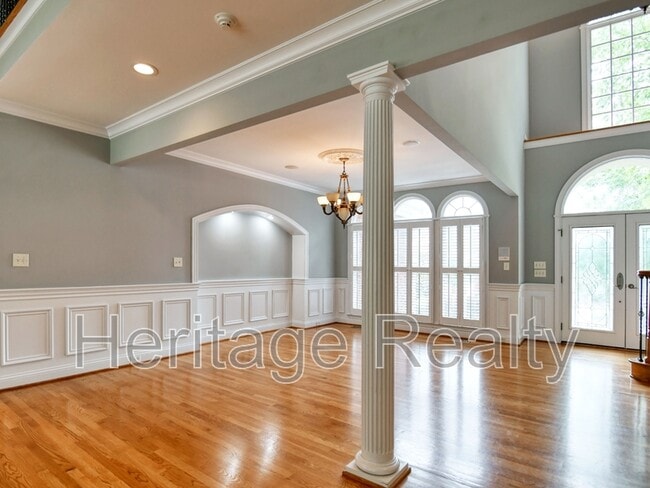 Building Photo - 1856 Greywell Rd