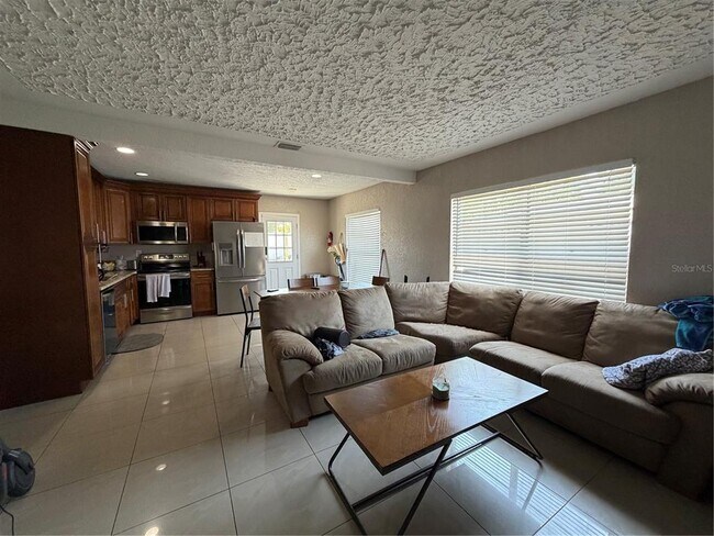 Building Photo - 2926 W St John St