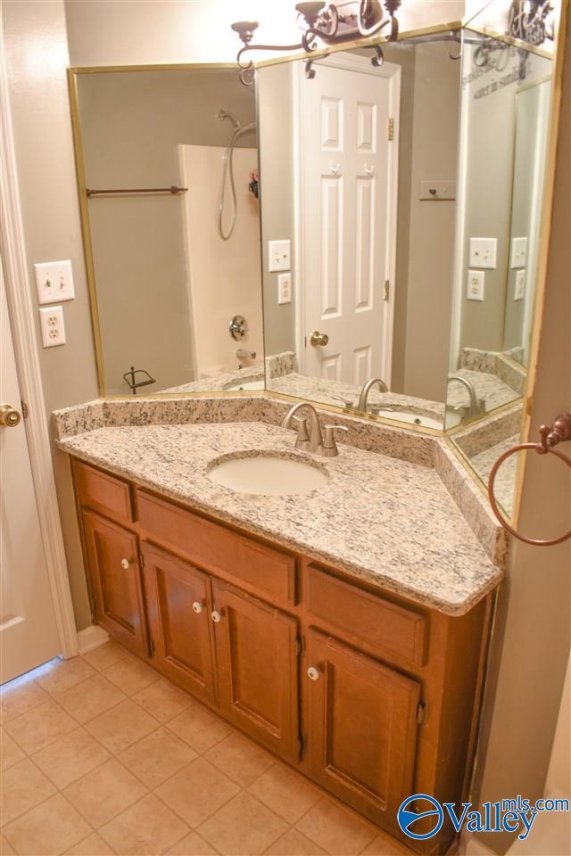 Building Photo - 105 Buttercup Ln