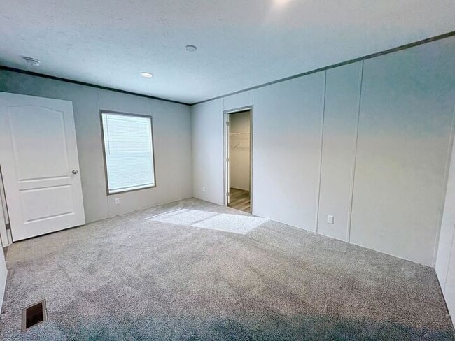 Building Photo - 10610 State Rte 762