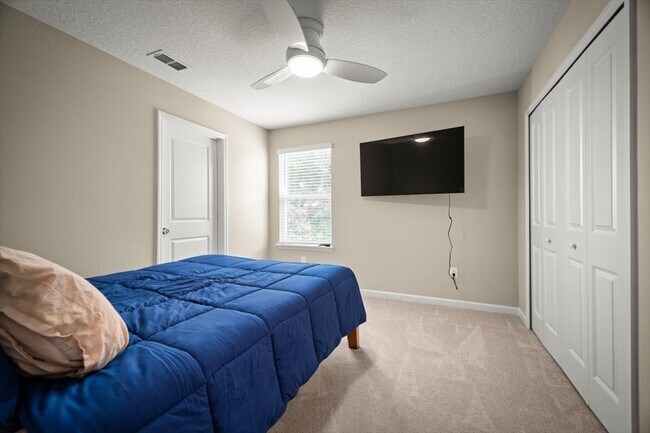 Building Photo - 1255 Beach Dune Dr