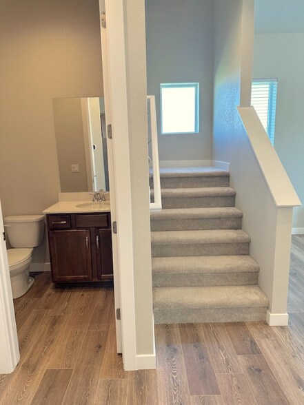 Building Photo - 844 Schlagel St