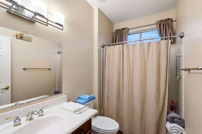 Building Photo - 16418 W Desert Lily Dr