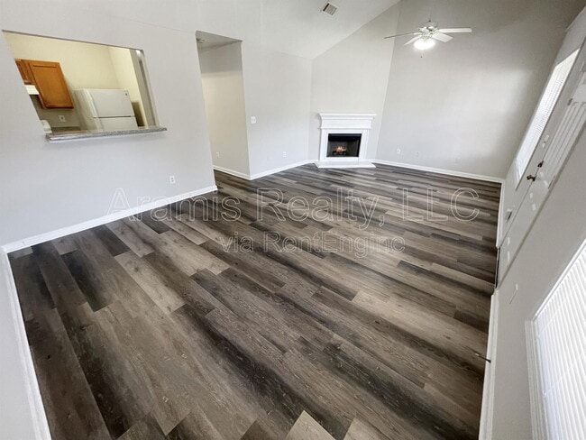 Building Photo - 3930 Cypress Pointe Dr