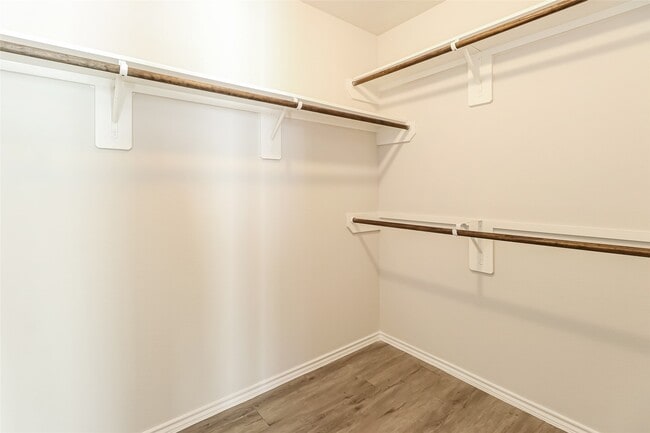 Building Photo - 2606 Lina Dr