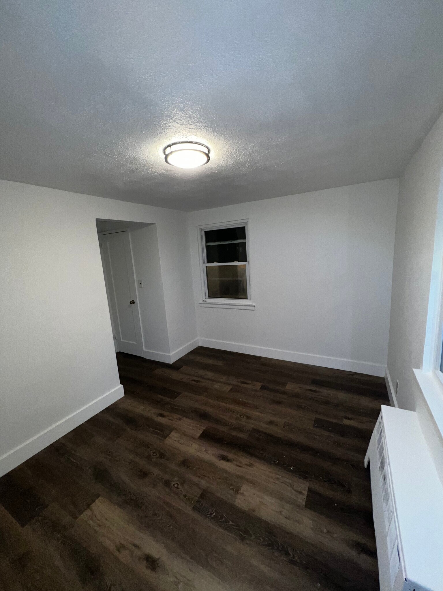 Building Photo - 9B Carolyn Ter