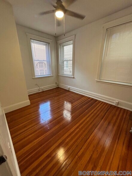 Building Photo - 64 Hemenway St