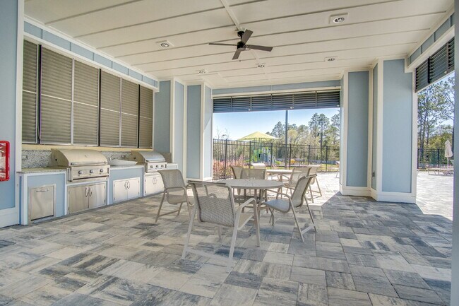 Building Photo - Modern 4BR/3BA Home with Loft, Spacious Yard & Blackwater Reserve Resort-Style Amenities