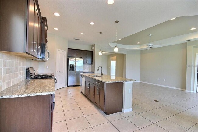 Building Photo - 12136 Whisper Lake Dr