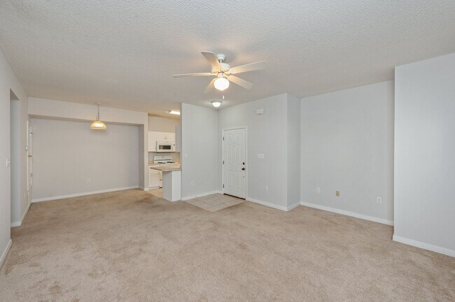 Building Photo - First Floor - The Oaks Unit!