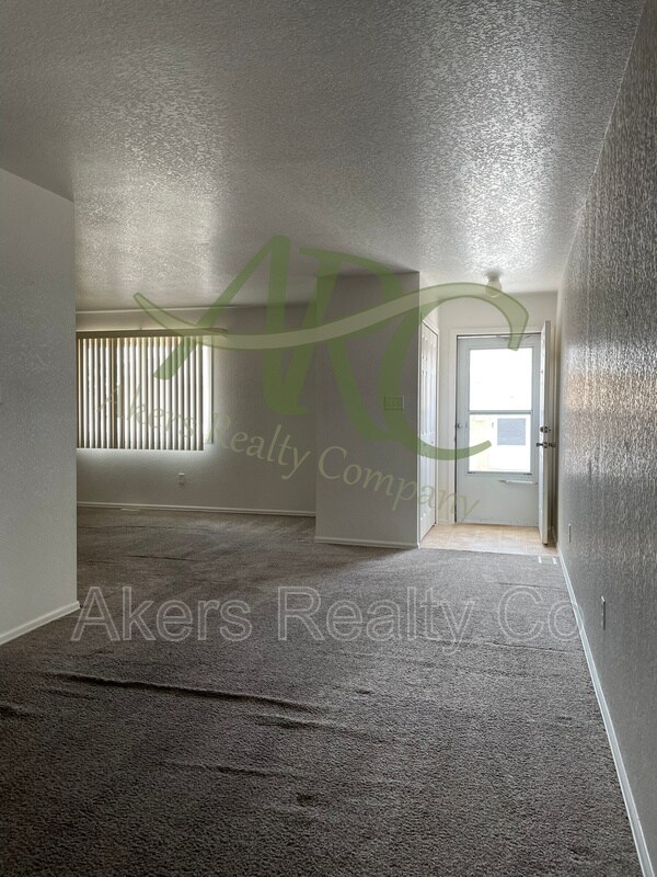 Building Photo - 2726 Poplar St