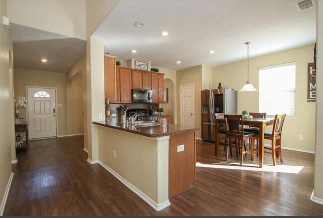 Building Photo - 1506 Lochstone Dr
