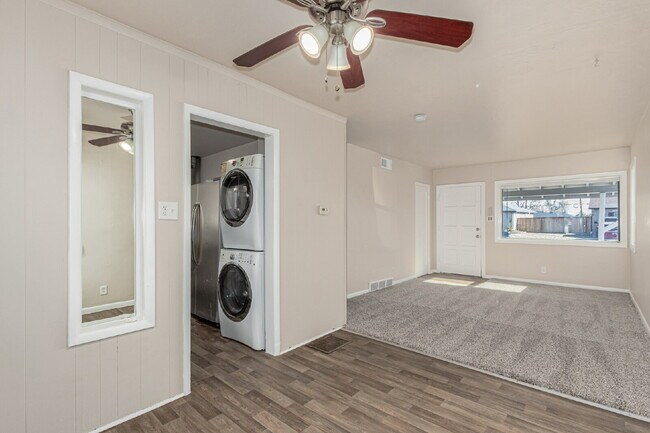 Building Photo - 1635 S Meade St