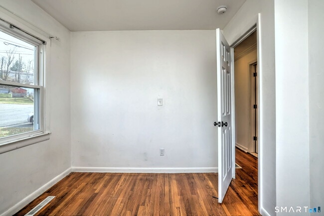 Building Photo - 42 Highland Ave