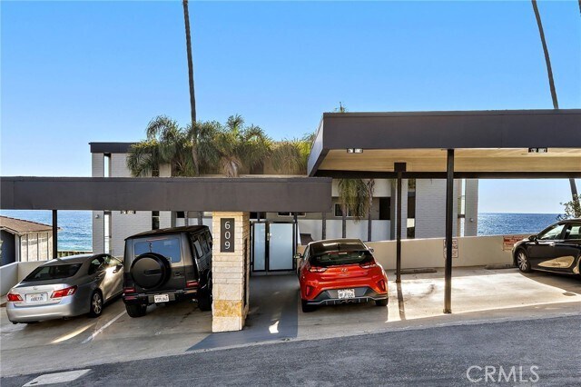 Building Photo - 609 Sleepy Hollow Ln