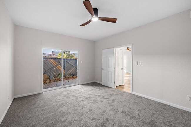 Building Photo - 9009 Richmond Ave.