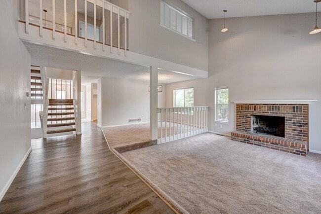 Building Photo - $2,800 - 3 Bed. 2.5 Bath Home with AC, Lof...