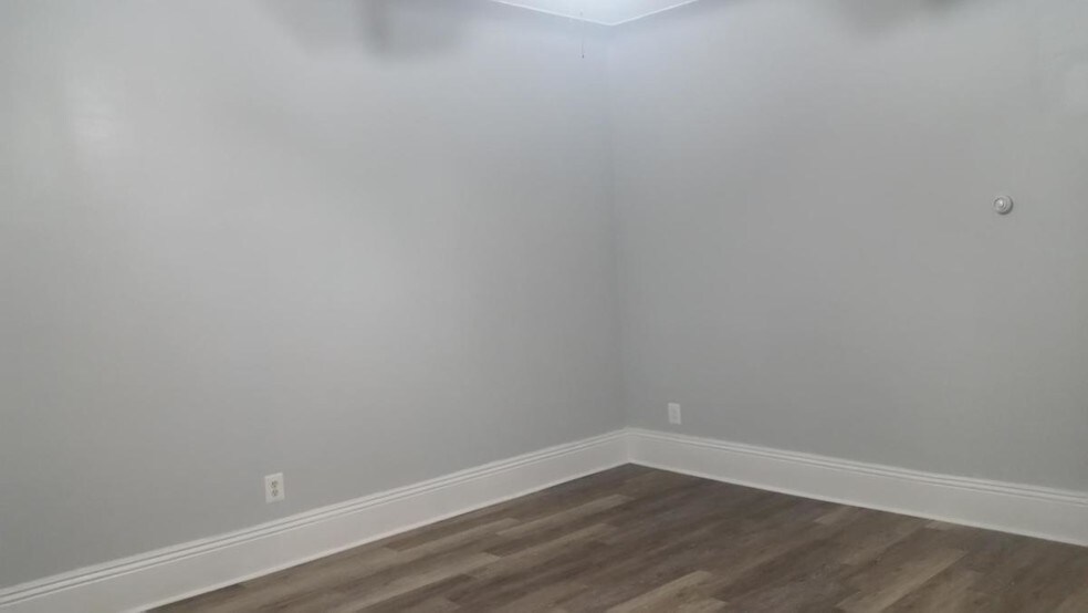 Building Photo - 3324 17th St