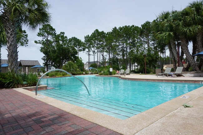 Building Photo - 741 Breakers Street