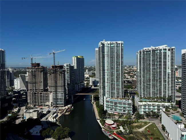 Building Photo - 31 SE 5th St