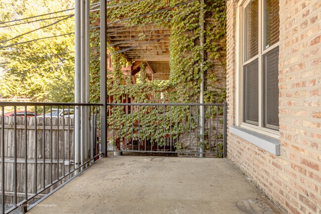 Building Photo - 4852 S Prairie Ave