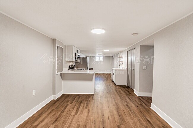 Building Photo - 6636 Depew St