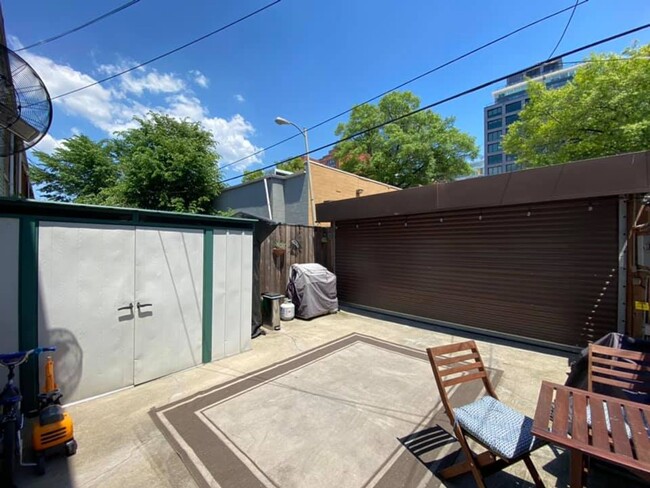 Building Photo - Lovely 3 Bedroom Townhouse in Southwest Wa...
