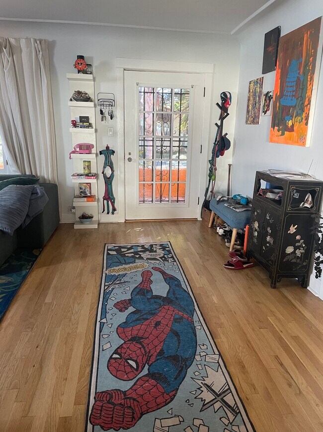 Entrance way from the front door - 6619 Willoughby Ave