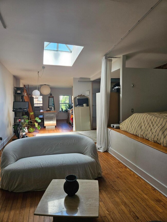 Building Photo - Welcome to Carroll Gardens!