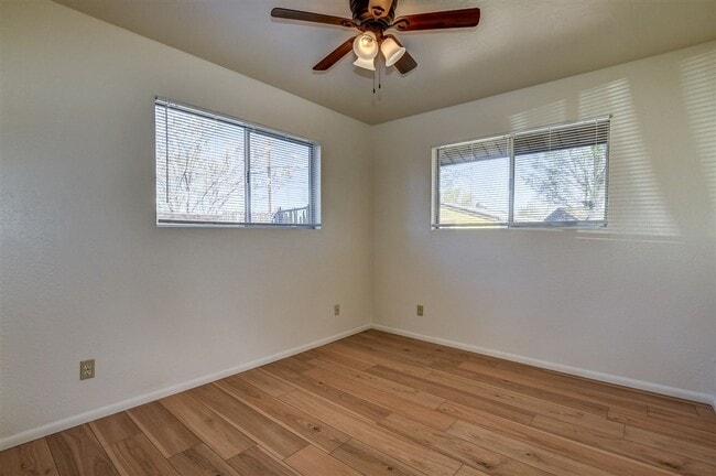Building Photo - Newly Remodeled 3 Bed, 2 Bath Home with 1 ...