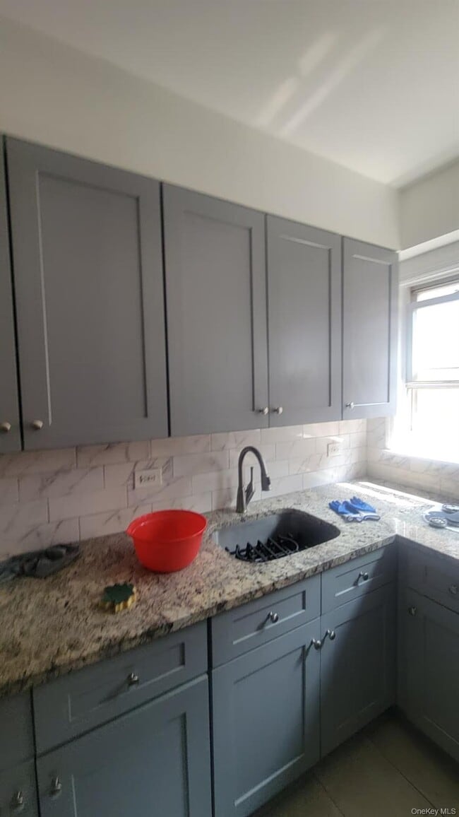 Building Photo - 1630 Mayflower Ave