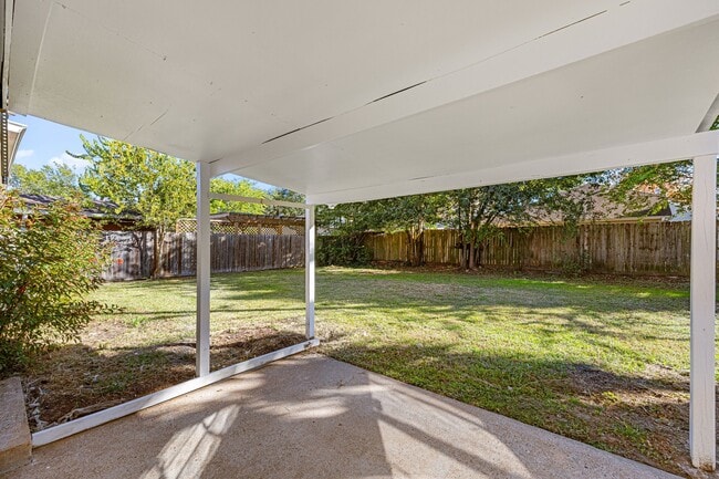 Building Photo - 19411 Long Lake Dr