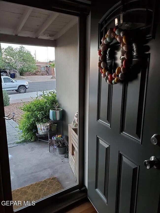 Building Photo - 2705 Jackson Ave