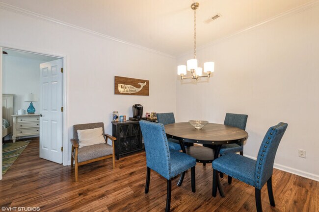 Building Photo - Beach Bliss: Cozy Condo Near Rehoboth & Lewes