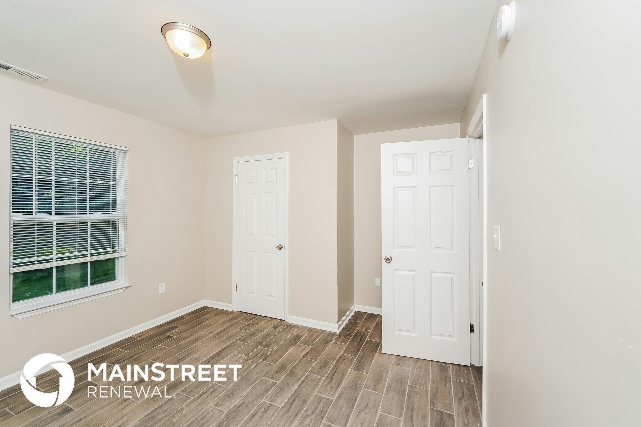 Building Photo - 1282 Railroad Dr