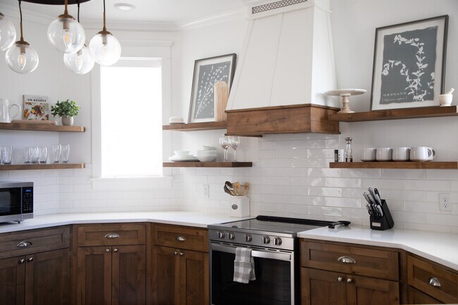 Building Photo - 2117 Loretta Parker Ln