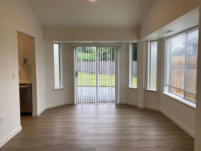 Building Photo - Charming 3-Bed, 2-Bath Home in Prime Feder...